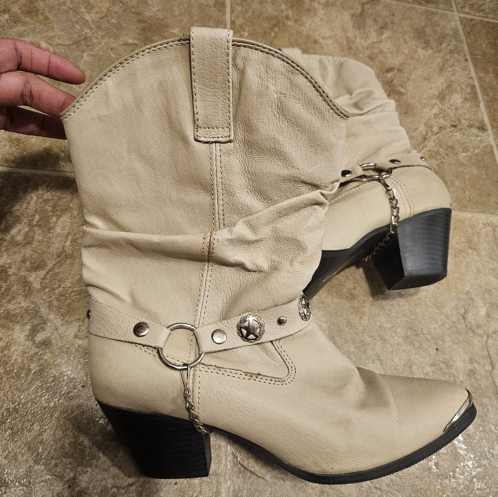 Dingo Cream Western Boots Size 8.5